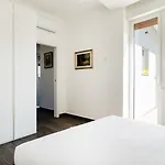Penthouses With Terrace By Wonderful Italy דירה בארי